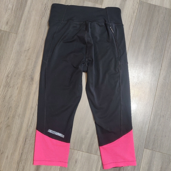 ✨️2FOR10✨️Under Armour cropped legging - Picture 2 of 3